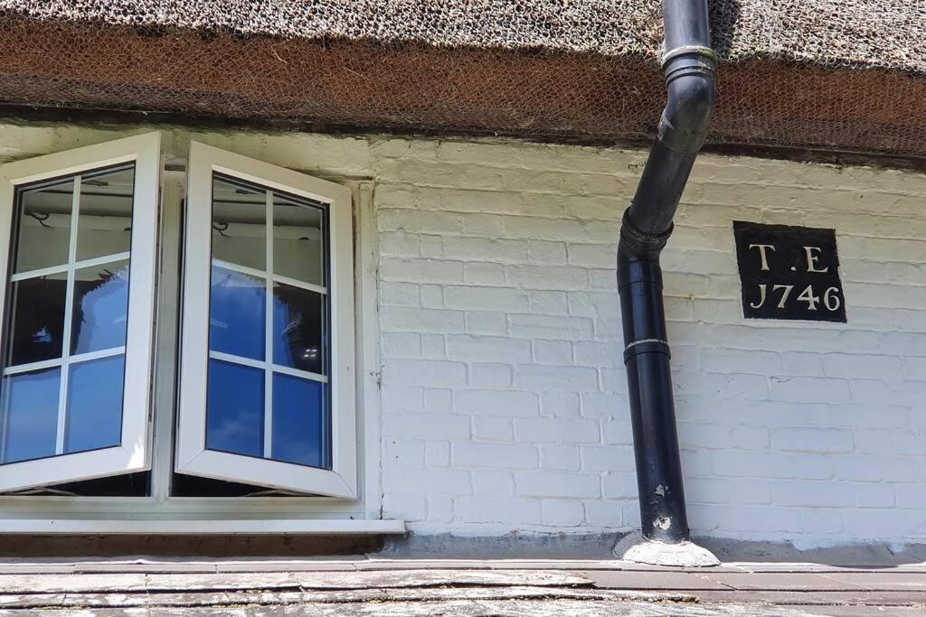 The Old Bakery Annex - Broad Hinton, Wiltshire. Lägenhet Exteriör bild
